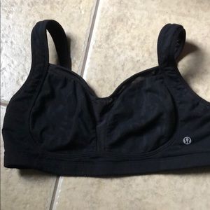 Lululemon Tata tamer black patterned 36D